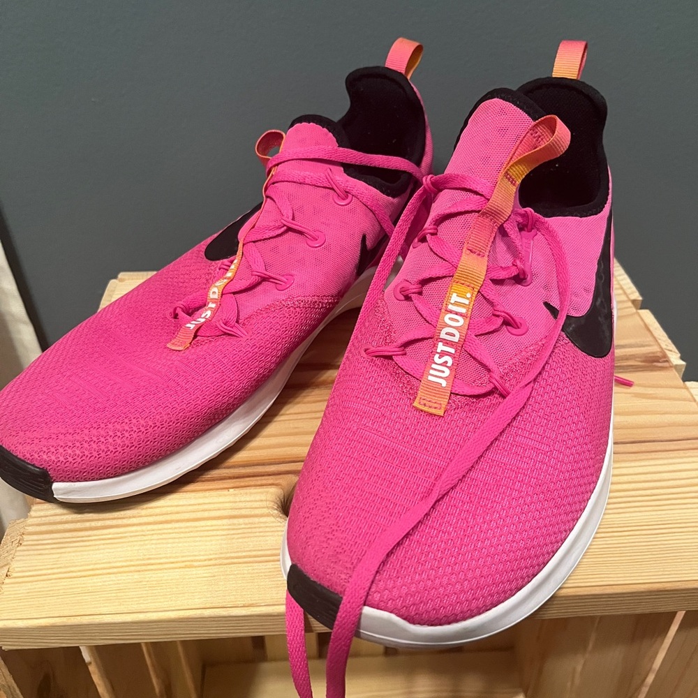 Nike Women's Bright Pink Athletic Shoes